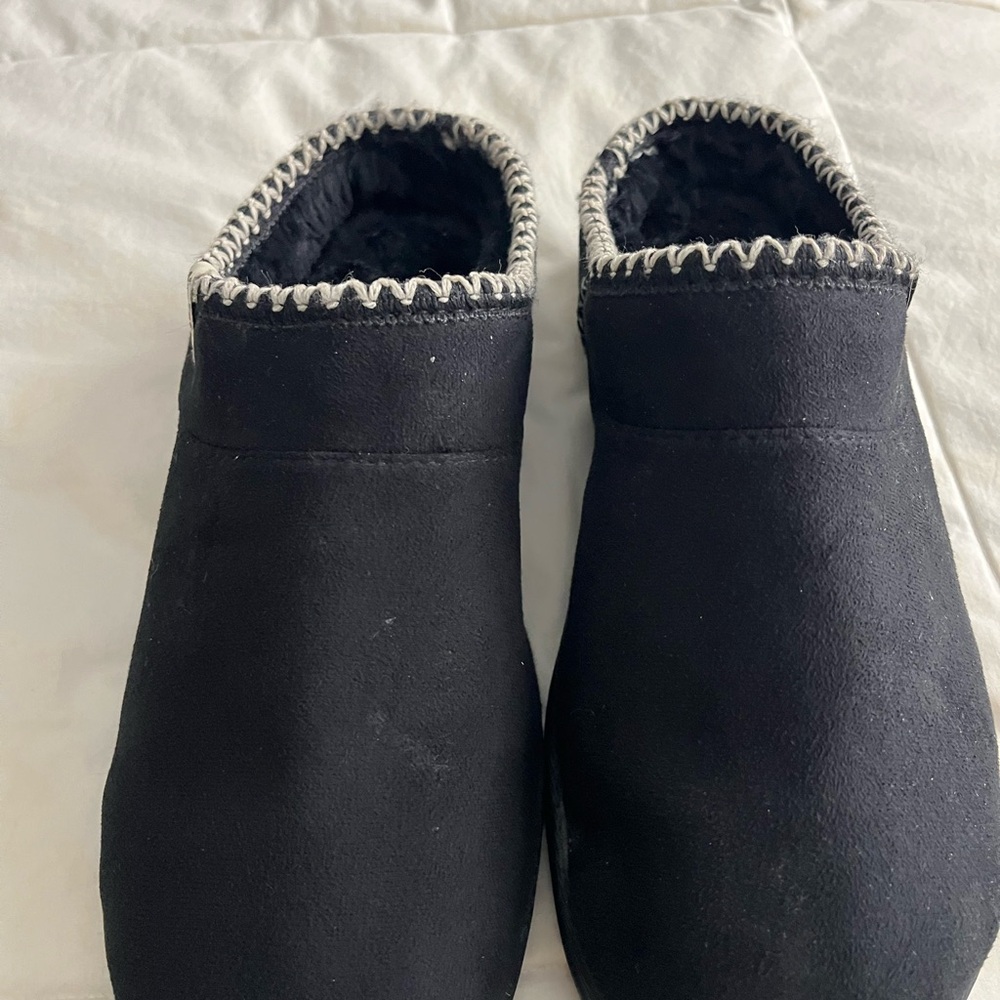 Dearfoams Black Women's Slippers